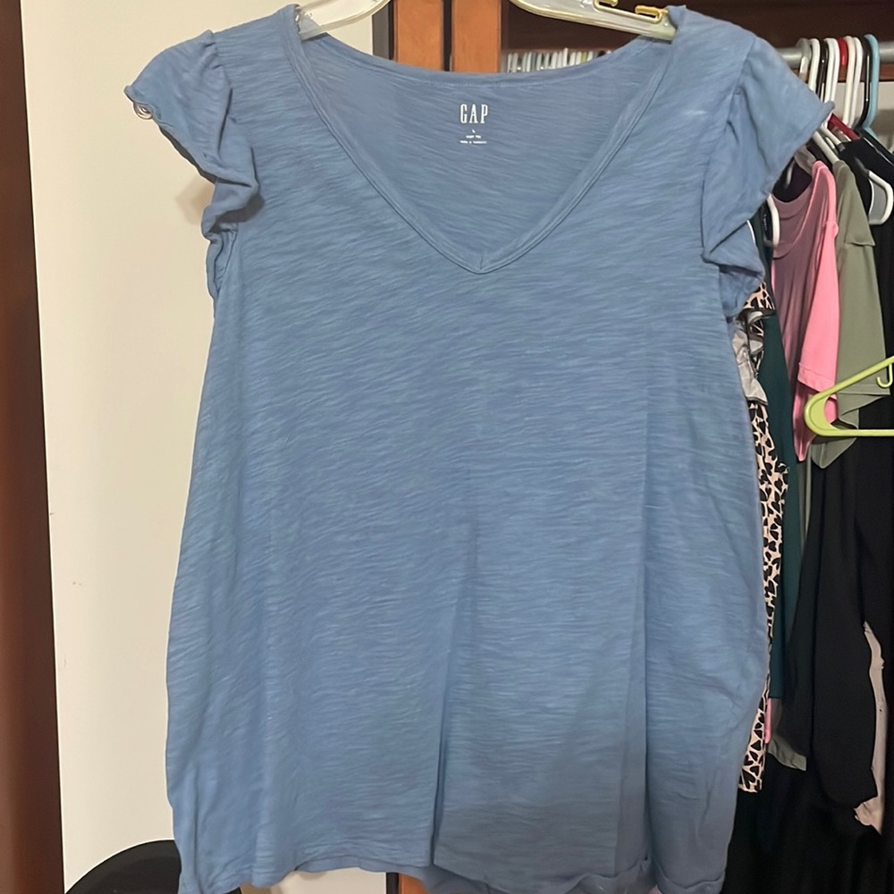 Gently worn, blue gray ruffle sleeve Gap Tee